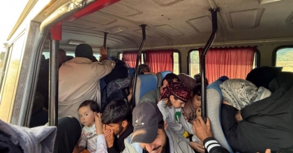 ÇEŞME’DE 40 DÜZENSİZ GÖÇMEN YAKALANDI
