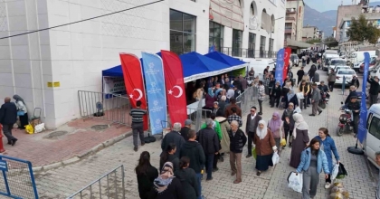 ATA TOHUMLARINDAN ÜRETİLEN FİDELER AYDINLILARA ULAŞTIRILIYOR
