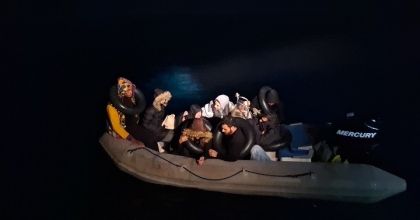 AYDIN AÇIKLARINDA 8 DÜZENSİZ GÖÇMEN KURTARILDI
