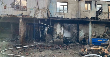 BOZDOĞAN’DA ÇIKAN YANGINDA EV TAMAMEN KÜLE DÖNDÜ
