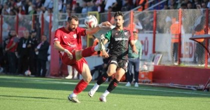 TFF 3. LİG: AYVALIKGÜCÜ: 0 - KARŞIYAKA: 0
