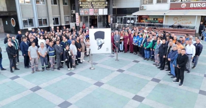 NAZİLLİ’DE 750 PERSONEL ATATÜRK PORTRESİ YAPTI
