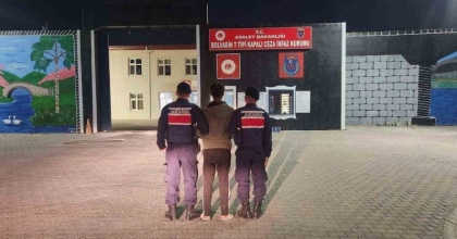 ÇEŞİTLİ SUÇLARDAN ARANAN 60 KİŞİ YAKALANDI