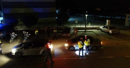 KURALLARA UYMAYAN SÜRÜCÜLER CEZADAN KAÇAMADI
