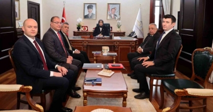 KAMU HİZMETLERİNİN KALİTESİNİN ARTTIRILMASI ELE ALINDI