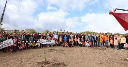 DİDİM’DE FİDANLAR TOPRAKLA BULUŞTURULDU
