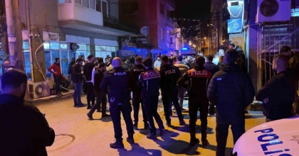 İZMİR’DE SİLAHLI SALDIRI: 1 ÖLÜ, 3 YARALI
