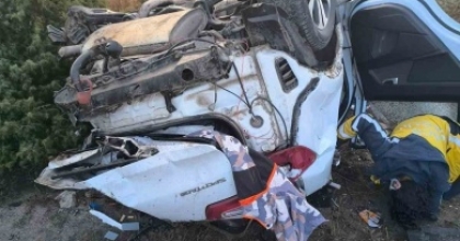 TAKLA ATAN OTOMOBİL SÜRÜCÜSÜ HAYATINI KAYBETTİ
