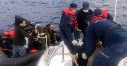 YUNANİSTAN, 8’İ ÇOCUK 20 DÜZENSİZ GÖÇMENİ ÖLÜME TERK ETTİ