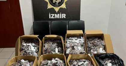 İZMİR’DE UYUŞTURUCU OPERASYONU: 168 BİN 448 SENTETİK ECZA ELE GEÇİRİLDİ
