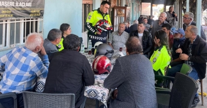 SALİHLİ’DE ÇİFTÇİLERE VE SÜRÜCÜLERE YENİ TRAFİK KURALLARI ANLATILDI