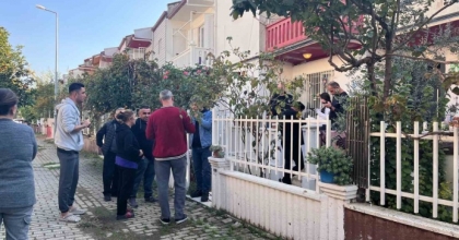 MERDİVENLERDEN DÜŞEN ADAM HAYATINI KAYBETTİ
