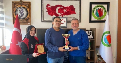 ŞAMPİYONA KUPASI VERİLDİ