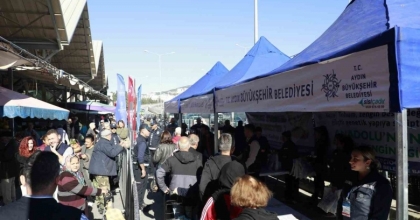 AYDIN BÜYÜKŞEHİR BELEDİYESİ BİNLERCE KIŞLIK FİDEYİ KUŞADALILAR İLE BULUŞTURDU