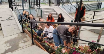 ÜNİVERSİTE ÖĞRENCİLERİ YAŞADIKLARI YURTLARI GÜZELLEŞTİRDİ
