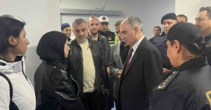 VALİ ÖZKAN YARALI POLİS MEMURU HATİCE ÜNAL’I HASTANEDE ZİYARET ETTİ
