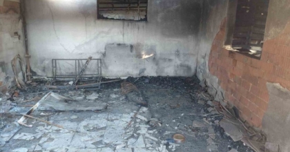 EVDE ÇIKAN YANGINDA HAYATINI KAYBETTİ, 20’DEN FAZLA KEDİ DE TELEF OLDU