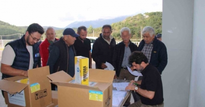 ORGANİK TARIMA MAVİ VE SARI YAPIŞKAN TUZAK DESTEĞİ