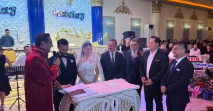 ANAHTAR PARTİ GENEL BAŞKANI AĞIRALİOĞLU GENÇ ÇİFTİN NİKAH ŞAHİDİ OLDU
