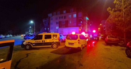 KÜTAHYA’DA 5 KATLI BİNANIN TERAS KATINDA ÇIKAN YANGIN PANİĞE NEDEN OLDU
