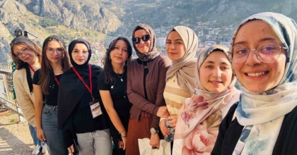 KÜTAHYALI ÖĞRENCİLER AMASYA’DA KÜLTÜR VE TARİH YOLCULUĞUNA KATILDI
