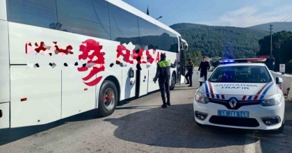 MUĞLA JANDARMASI 7 GÜNDE 20 BİN 231 ARAÇ DENETLEDİ
