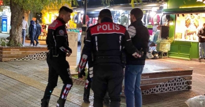 KÜTAHYA’DA ASAYİŞ UYGULAMALARINDA 50 ARANAN ŞAHIS YAKALANDI
