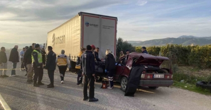 ALAŞEHİR’DE PARK HALİNDEKİ TIR CAN ALDI
