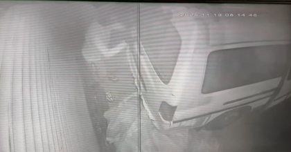 HIRSIZLAR PARK HALİNDEKİ TEKNEYİ ÇALAMAYINCA ZARAR VERİP KAÇTILAR
