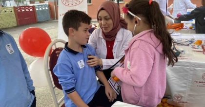 ÖĞRENCİLERE TAM DONANIMLI SAĞLIK EĞİTİMİ
