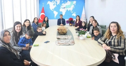 ANAOKULU ÖĞRENCİLERİNDEN ANLAMLI DAVRANIŞ
