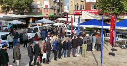 ATA TOHUMU FİDELERİ KÖŞK’TE VATANDAŞLARA DAĞITILDI