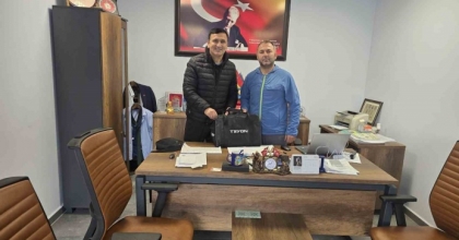 SALİHLİ’DE AMATÖR KULÜPLERE İLK YARDIM ÇANTASI DESTEĞİ
