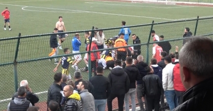 HAKEMDEN MAÇTA HAYATİ MÜDAHALE
