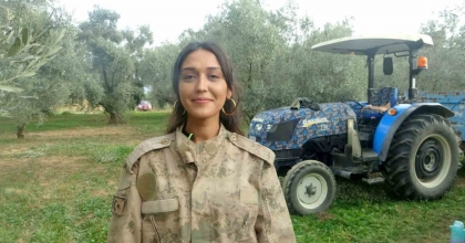 GENÇ KADIN ÇİFTÇİ HUZURU TOPRAKTA BULDU