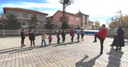 ALTINTAŞ ZAFER İLKOKULU’NDA ÖZEL ÖĞRENCİLERİN SABAH SPORU COŞKUSU