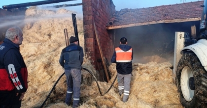 KÜTAHYA’DA AHIR YANGINI BÜYÜMEDEN SÖNDÜRÜLDÜ