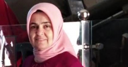 AĞAÇTAN DÜŞEN KADIN YAŞAMINI YİTİRDİ