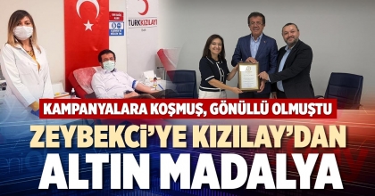 ZEYBEKCİ’YE KIZILAY’DAN ALTIN MADALYA