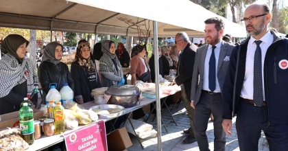 BAŞKAN TATIK GAZZE İÇİN DÜZENLENEN HAYIR ÇARŞISINI GEZDİ