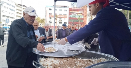 DENİZLİ’DE YAĞIŞLARIN GECİKMESİ NEDENİYLE DUA VE HAYIR YAPILDI