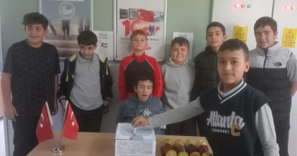 EĞİRDİRLİ ÖĞRENCİLERDEN FİLİSTİN’E ANLAMLI DESTEK: 238 BİN 85 TL YARDIM TOPLANDI