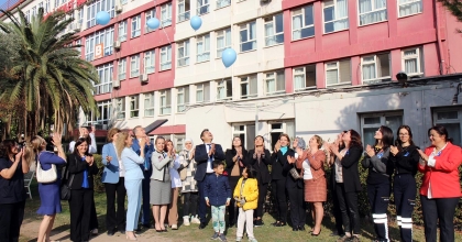 MAVİ BALONLAR GÖKYÜZÜNE BIRAKILDI