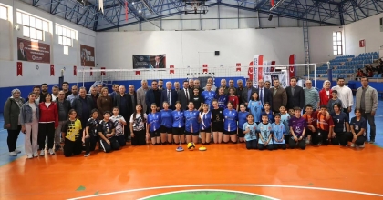 TAVAS’TA GENÇLER HAREKETE GEÇİYOR