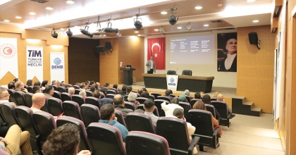 YAPAY ZEKA VE PAZARLAMA ODAKLI EĞİTİM DÜZENLENDİ