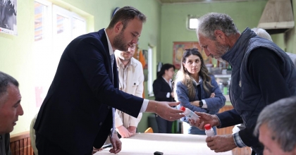 YETİŞTİRİCİLERE DEZENFEKTAN DAĞITILDI