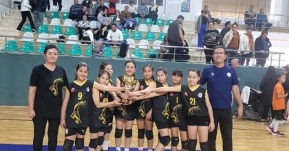 KÖYCEĞİZLİ MİNİKLER VOLEYBOL TURNUVASI’NDA ŞAMPİYON OLDU
