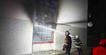 TAHLİYE EDİLEN OKULDA ÇIKAN YANGIN PANİKLETTİ
