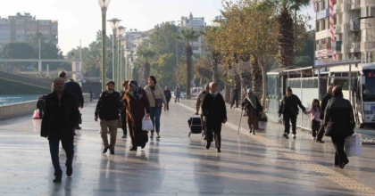 AYDIN’DA ORTA YAŞ NÜFUSU YOĞUNLUKTA
