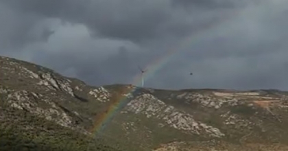 ÇOCUKLUK HAYALİ OLAN GÖKKUŞAĞININ ALTINDAN DRONLA GEÇMEYİ DENEDİ